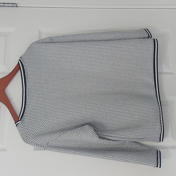 Black and white pattern top with striping accents - Picture 3 of 6